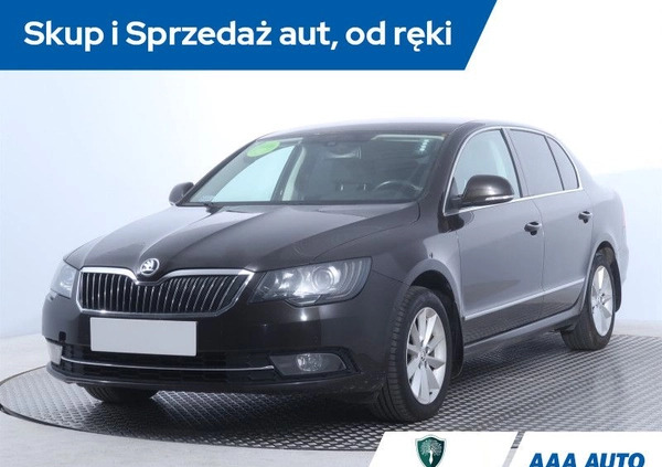 Skoda Superb cena 50000 przebieg: 121229, rok produkcji 2014 z Orzesze małe 326